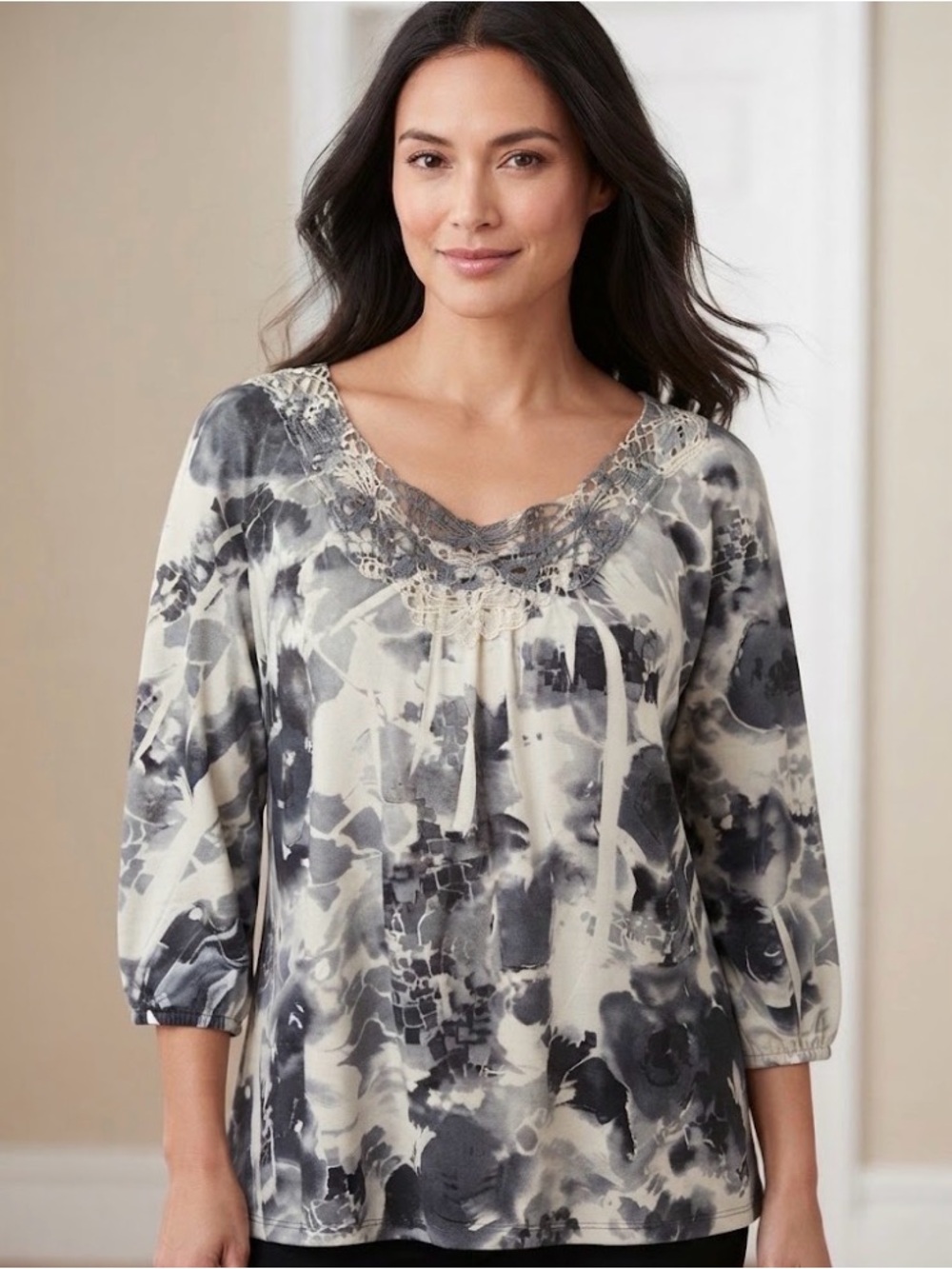Simply Irresistible Gray and Cream Floral Lace-Trim Tunic size XL